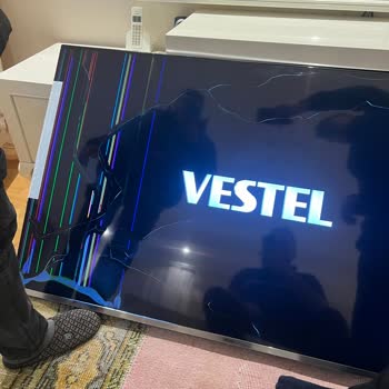 Vestel QLED Kırık Ekran
