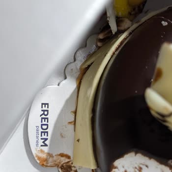 Eredem Pastanesi 1 Günde Bozulan Yaş Pasta