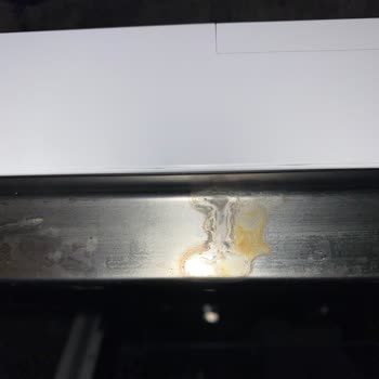 Arçelik 6133 Bulaşık Makinesinin İçinde Pas Ve Küflenme