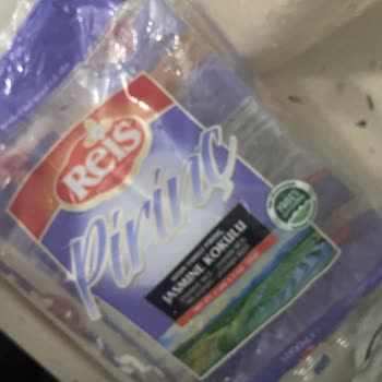 Reis Gıda Reis Pirinç Paketinden Yaşayan Böcekler Çıktı