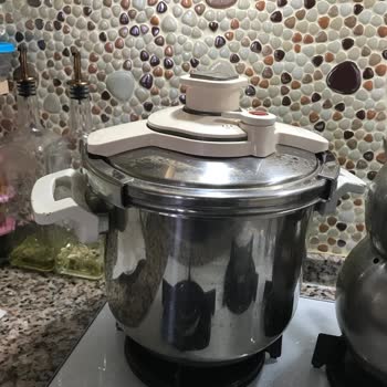 Korkmaz Mutfak Eşyaları Korkmaz Tessa 7 Litre Hava Kaçırıyor