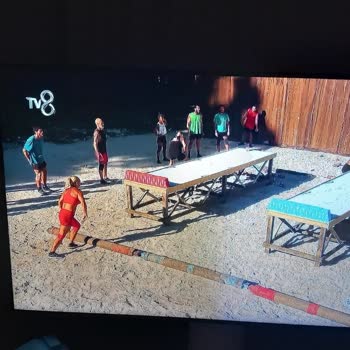 Samsung Q67CA 50 TV Ekran Yarısı Koyulaştı