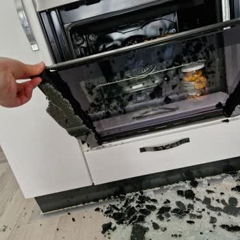 Silverline Fırın Cami Kırıldı İlgilenmiyorlar