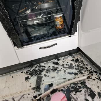 Silverline Fırın Cami Kırıldı İlgilenmiyorlar