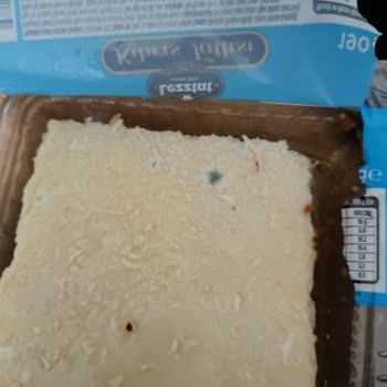 Şok Marketler Lezztat Küflü Kıbrıs Tatlısı