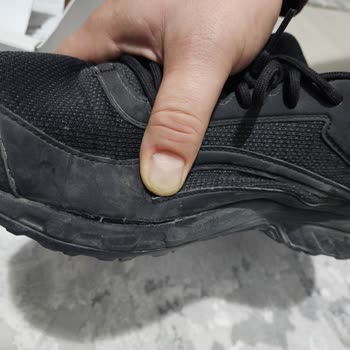 FLO Mağaza Reebok Marka Ayakkabı Şikayet