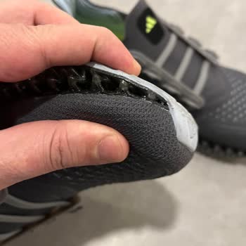 Adidas Pişman Eden Ayakkabım