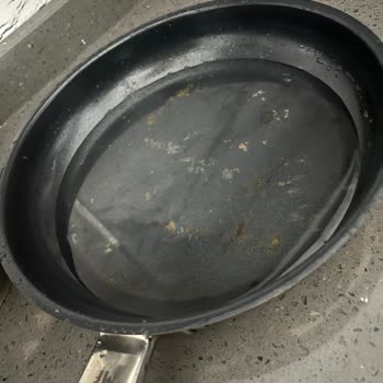 WMF Yapışan Tava - Kalitesiz Ürünler - Marmara Forum Enplus