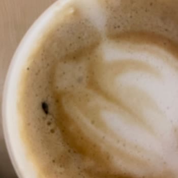 Dozze Coffee Kahvenin İçinden Çıkan Böcek