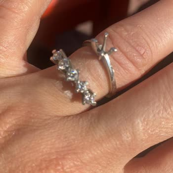 Zen Pırlanta Yüzüğün Taşı Düştü!