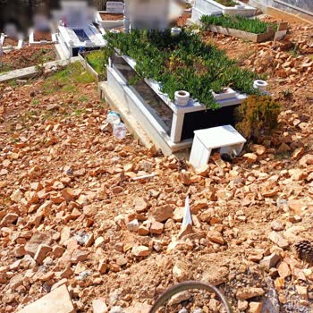 İBB - İstanbul Büyükşehir Belediyesi Yukarı Baklacı Mezarlığı - Mezarlara Saygısızlık