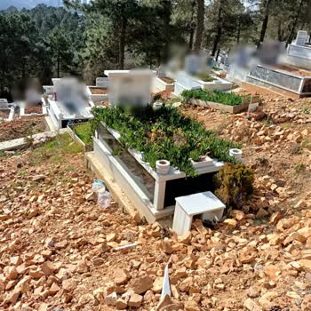 İBB - İstanbul Büyükşehir Belediyesi Yukarı Baklacı Mezarlığı - Mezarlara Saygısızlık