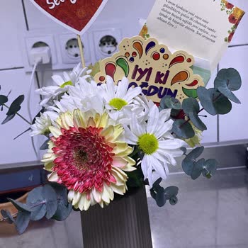 Çiçek Sepeti Hayal Kırıklığı Yaratan Doğum Günü Sürprizi