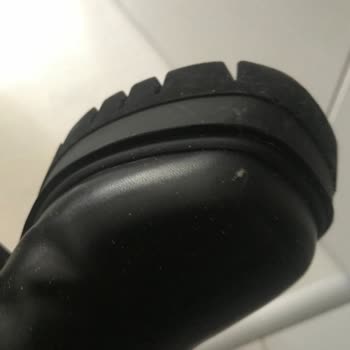 Luvi Shoes Deri Soyulması İki Ayda