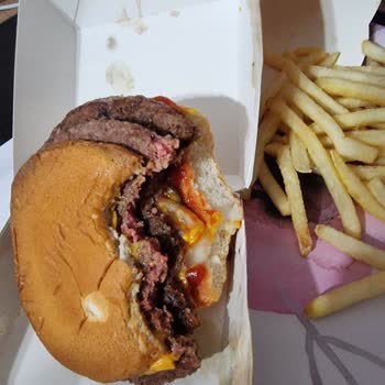 McDonald's Pişmemiş Et Ve Mide Bulantısı