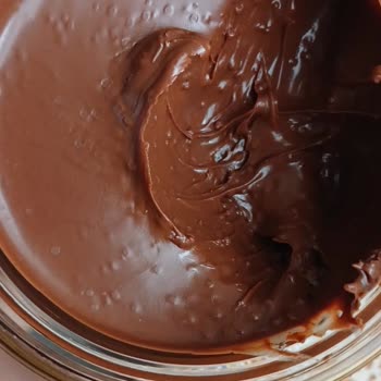 Uzun Zamandır Nutella Tüketicisiyim. İçin De Noktacıklar Vardı.