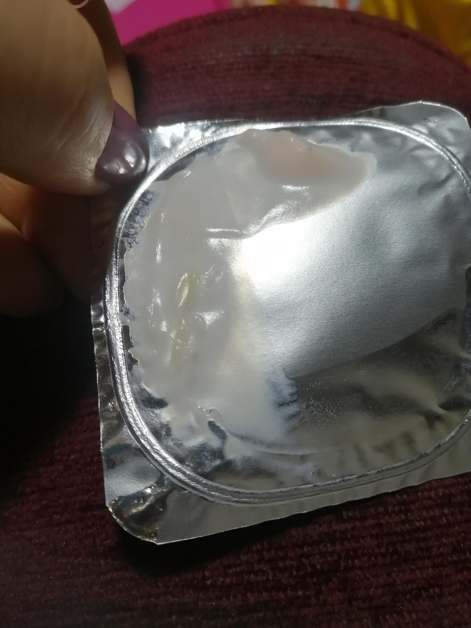 Danone (RU) Странный запах из Фруктового Йогурта Danone - Xolvie
