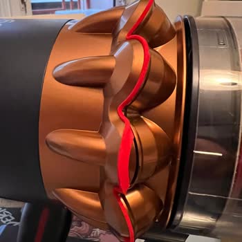 Dyson Ürünlerin Arkasında Durmuyor