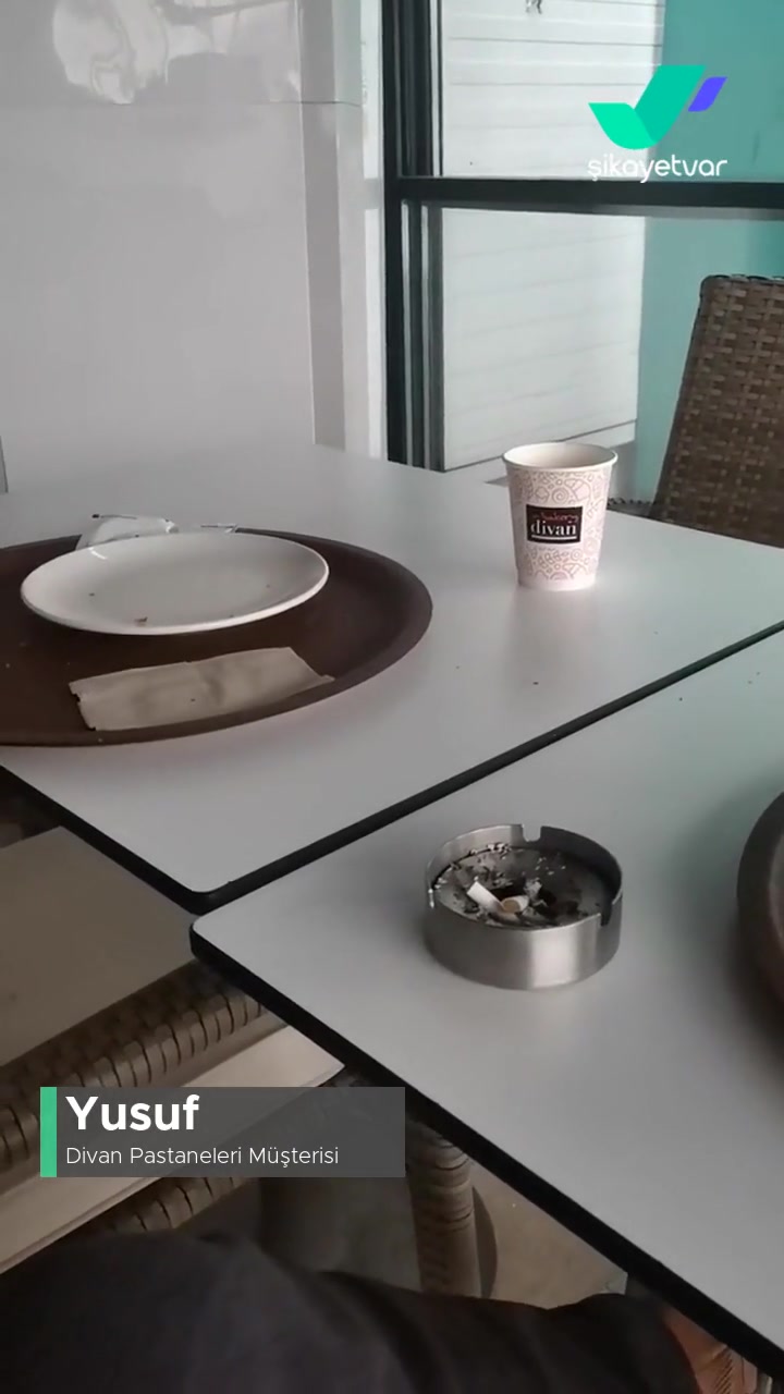 Divan Pastaneleri Saygısız Davranışları videonun kapak resmi