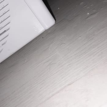 Beko Kmx 1000 Kurutma Makinesi Sağ Köşeden Su Akıtıyor