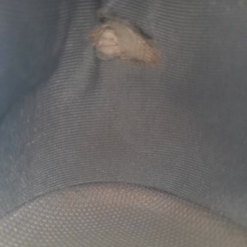 In Street Ayakkabı Yırtıldı Ama İlgilenilmedi