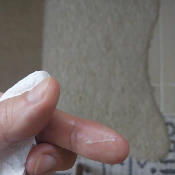 Sensodyne Ağızda Soyulma Yaratan Diş Macunu