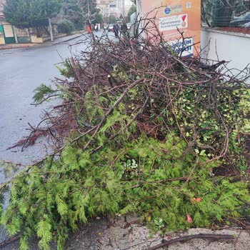 Onikişubat Belediyesi Okul Yolunda Sıkıntı Büyük