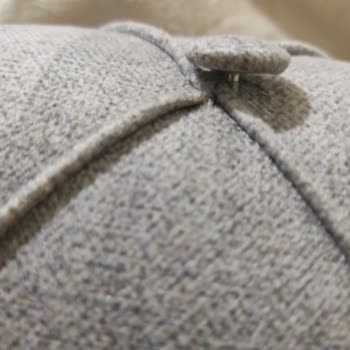 Kerman Mobilya Koltuk Düğmesi Sokuldu Çalışma Masasında Soyulmalar Oldu