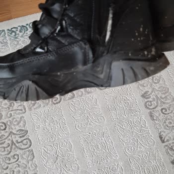 FLO Ayakkabı 4 Ayda Yırtılan Bot