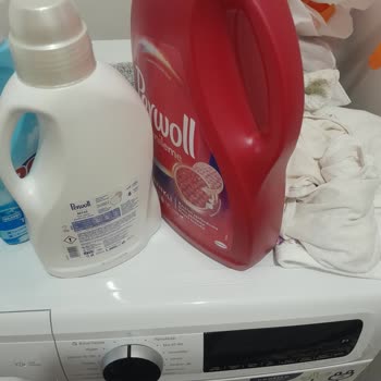 Kopuklu Bırakması Perwoll Deterjanın