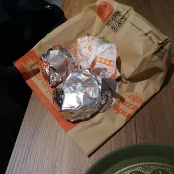 Yemeksepeti Resmen Parayı Alıp Müşteri Oyalıyor!