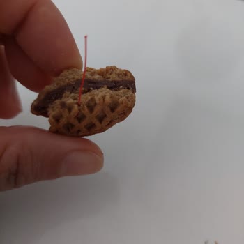 Eti Gıda Eti Bisküviden Kablo Çıktı