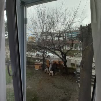 Türk Telekom'un Bağlamış Olduğu Kablolar Camımın Önüne Sarkmış