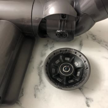 Dyson V15 Süpürge Kırık Başlık Servis Ve Parçanın Değişim Yapmamaları