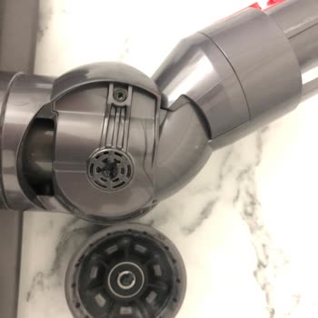 Dyson V15 Süpürge Kırık Başlık Servis Ve Parçanın Değişim Yapmamaları