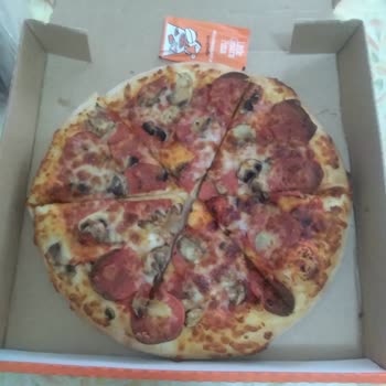 Little Caesars Küçük Boyda "orta Boy Pizza"