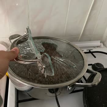 Karaca Züccaciye Tencere Kapağı Patlaması