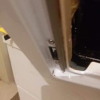 Simfer 4502 Kapak Düştü Kapanmıyor