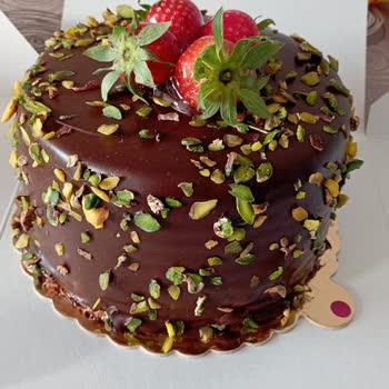 Liva Pastanesi (livashop.com) Uygulama Üzerinden Verilen Yaş Pasta Siparişi Ve Müşteri Hizmetleri İletişimi