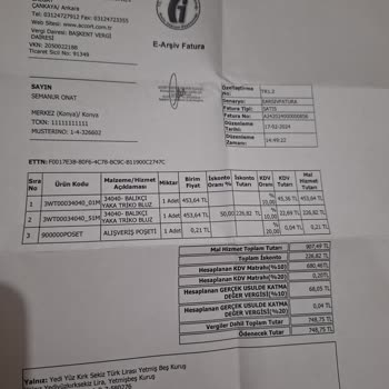 Accort Giyim Konya Kent Plaza Accort Mağazası Müdürü Ve Kısa Kır Saçlı Personeli