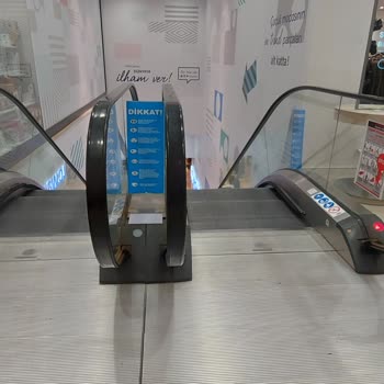 LC Waikiki Ürün Değiştirilmemesi/ Mağaza İçi Yürüyen Merdiven Sıkıntısı