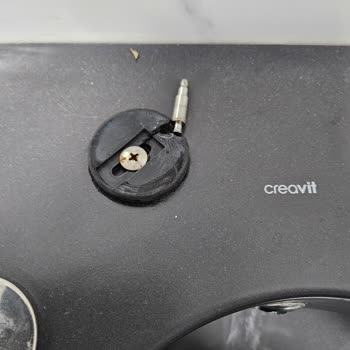 Creavit Klozet Kapak Menteşesi Bulamıyorum