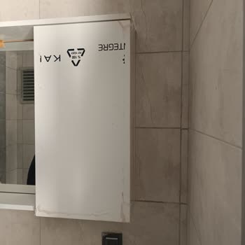 Esenler Belediyesi 4 Aydır Aidat Aldığı TOKİ Evlerine Eksiklerini...