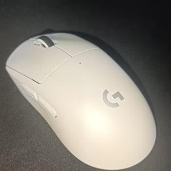 Logitech Super Light X İçinde Parça Sallanıyor