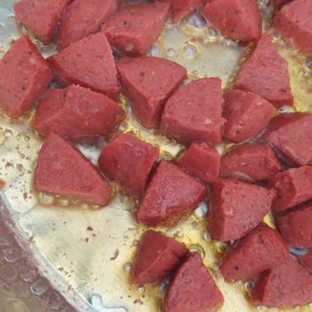 Sultan Et ve Gıda Markaya Güvendiğim Sucukta Kemik Parçaları Buldum