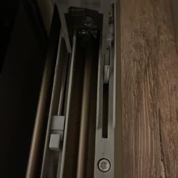 Enza Home Enza Luce Sürgülü Kapak Gardırobun Kapağının Sürekli Çıkması