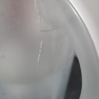 Brita Sürahide Çatlak Oluşumu