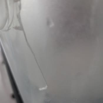 Brita Sürahide Çatlak Oluşumu