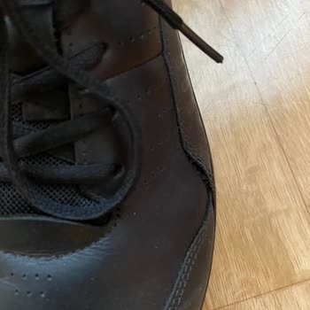 Ecco Ayakkabı Ecco Üretim Hatasını Kabul Etmiyor