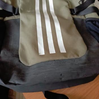 Adidas Markalı Okul Çantası Sorunu